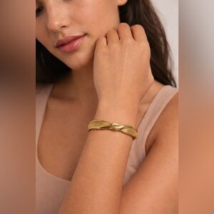 ✨Monet Gold-Tone Textured Bracelet | Vintage & Collectible ✨